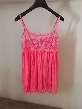 NEW Victoria’s Secret Rosy Pink Lace & Pleated Babydoll Chemise, L